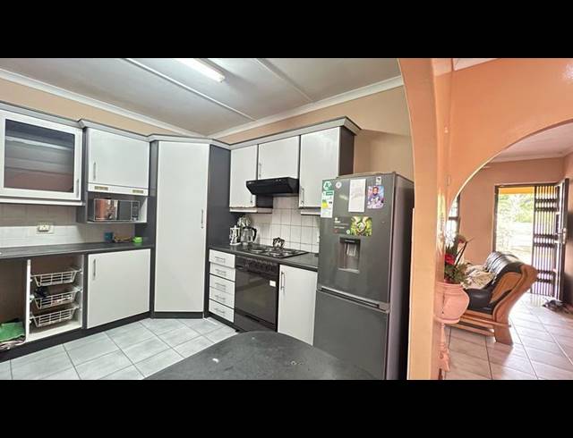 3 BEDROOM PROPERTY TO RENT IN CAVERSHAM GLEN